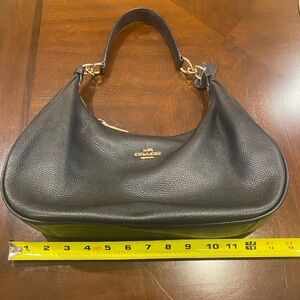 Black hobo bag coach pebble leather